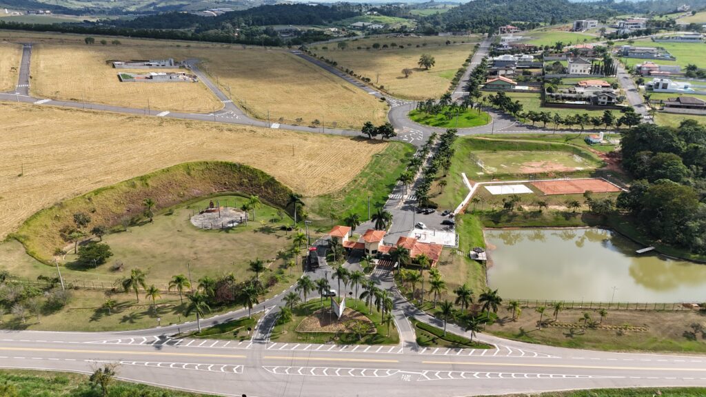 Vista aérea da entrada do empreendimento